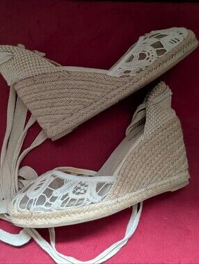 Women's Lace Espadrille Wedges - Cream